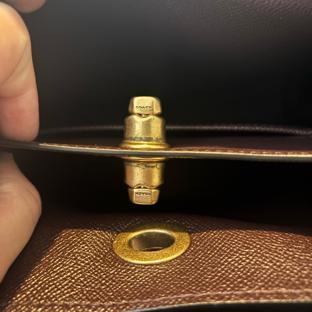 Coach Black Pebbled Leather Turn-Lock Shoulder Bag with Gold Hardware - Picture 2 of 6